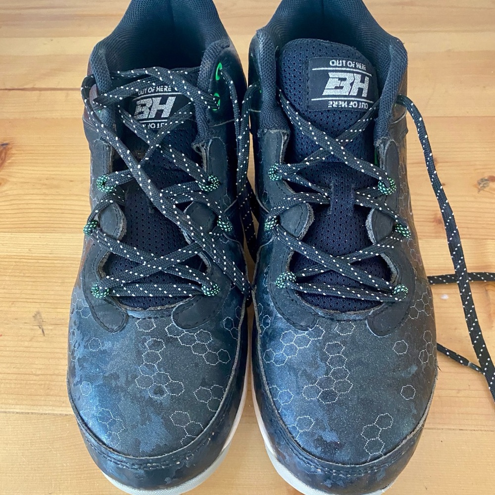 Under Armour Men's Harper 8 Mid RM Baseball Cleats